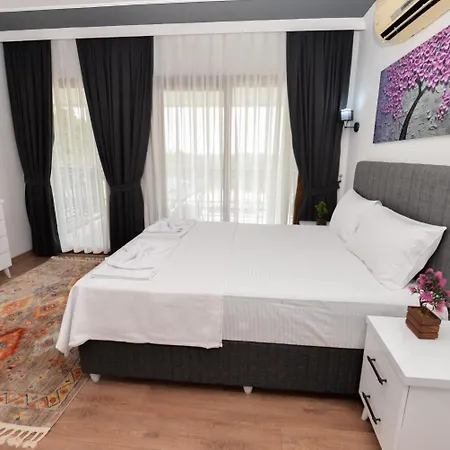 Lorenza Vila Fethiye
