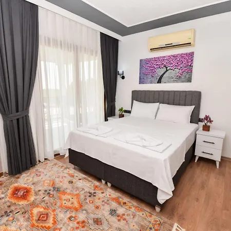 Lorenza Fethiye